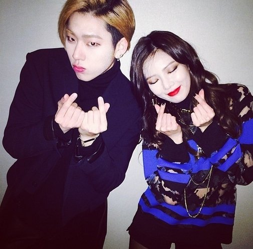 hyuna zico finger heart