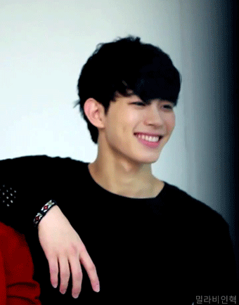 hongbin vixx smile idols