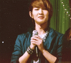 onew shinee smile idols