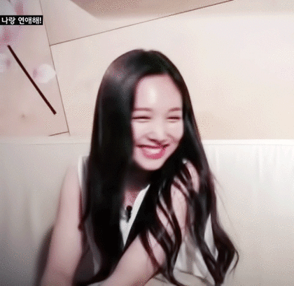 twice nayeon smile idols
